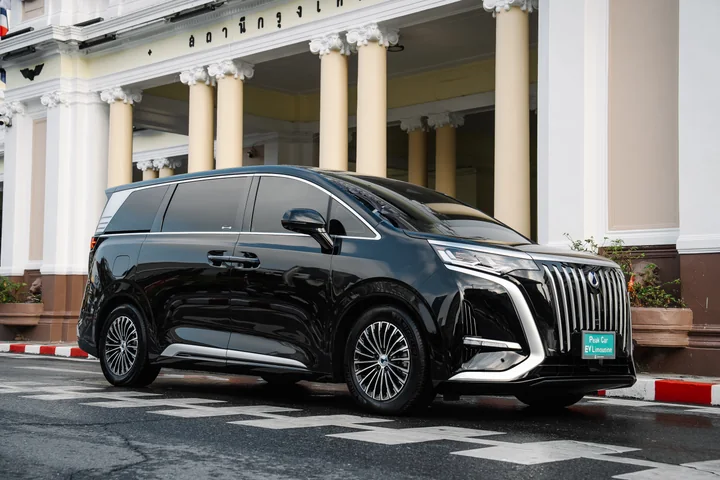 BYD Denza D9 — Exterior photo 2