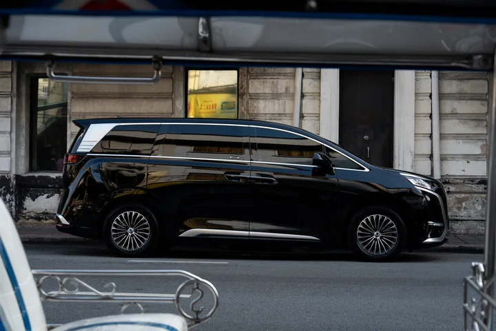 BYD Denza D9 — Exterior photo 5
