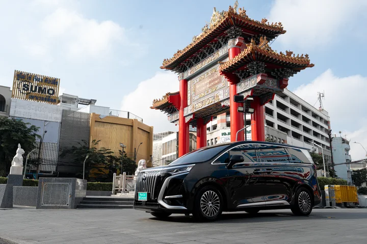 BYD Denza D9 — Exterior photo 7