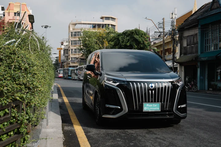 BYD Denza D9 — Exterior photo 9